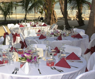 Luxury Beach Wedding Table Decorations 2011