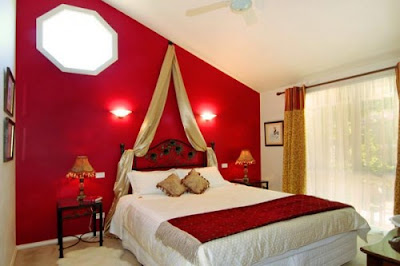 Red color in the bedrooms of a special character - the colors of ...