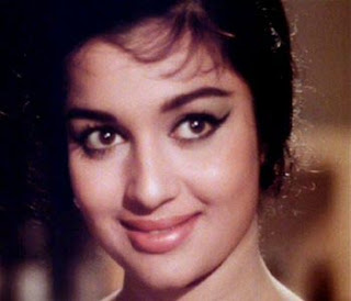 Kareena Kapoor fit for my Teesri Manzil's role: Asha Parekh