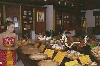 akcayatour, Museum Jamu Nyonya Meneer, travel malang semarang, travel semarang malang, Wisata Semarang