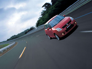 Suzuki Swift VVT 2005 (1)