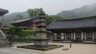 Pagode au milieu de Hwaoemsa 화엄사