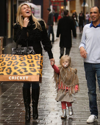 Alex Gerrard shopping with the Girls