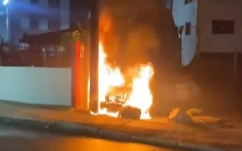 Incêndio em fiação destrói carro e se estende pela rede em condomínio no Cabula, em Salvador - Portal Spy Notícias de Juazeiro e Petrolina