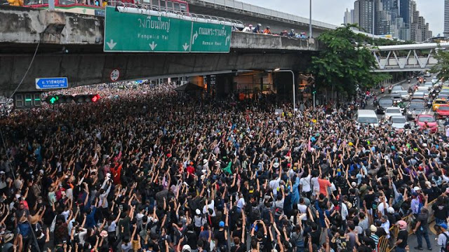 Bangkok Lumpuh Dikuasai Demonstran, Perdana Menteri Didesak Lengser