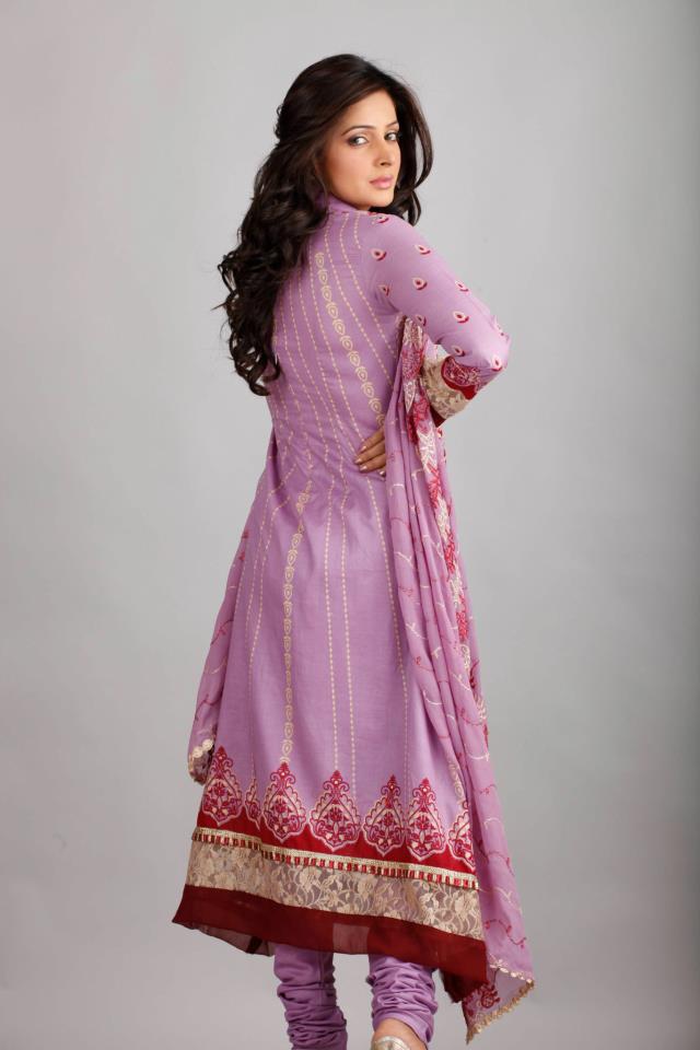 ... latest Fashion: Latest Pakistani Embrioded fashion dresses styles