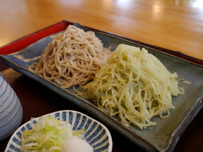 梅蕎麦　二色せいろ（青じそ切り）