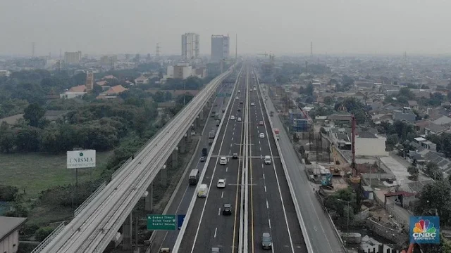 Tol Japek II: 'Neraka' Macet Baru, Buat Pipis Sembarangan