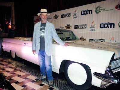 Hybrid car triggers fire at Rock Star Neil Young