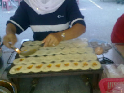 Beautiful is Happy: Proses Membuat Kuih Manja