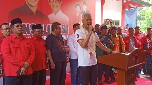 Ganjar Semangati Pendukung: Ikuti Aturan, Kalau Masih Dilarang, Tabrak!