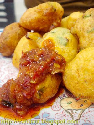 Izah Muffin Lover: Cucur Bilis Kembung