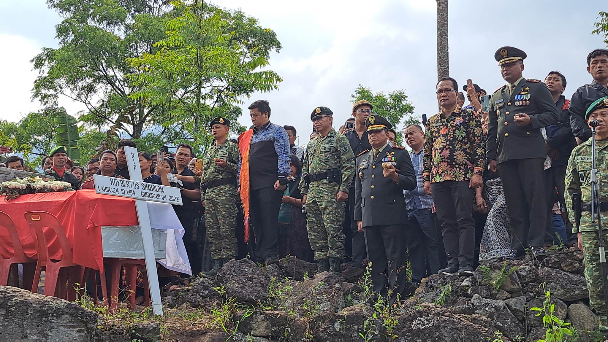 2 Jenderal Hadir Pemakaman Serka Roybertus Simbolon di Sitaotao Samosir, Ini Pesannya