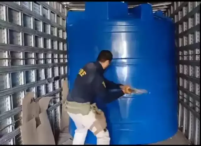 PRF apreende carga de maconha dentro de caixa d’água na Regis Bittencourt