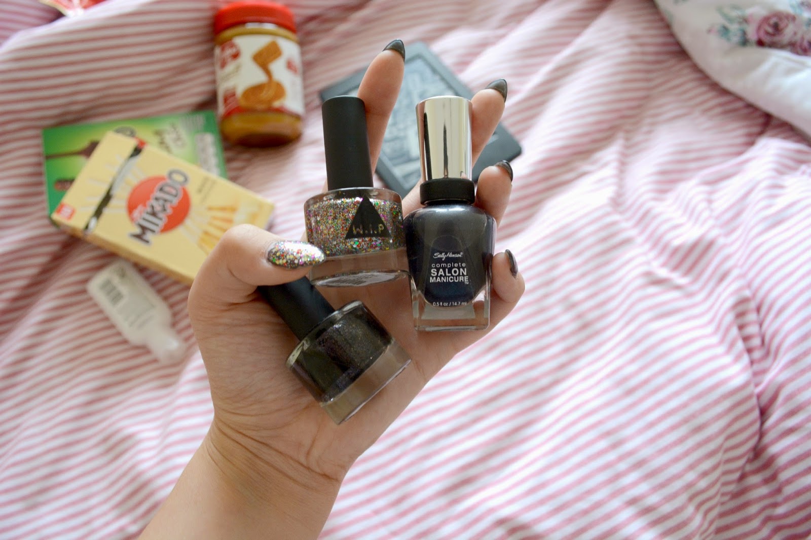 Nail polish, black, glitter, manicure, sally hansen, urban outfitters