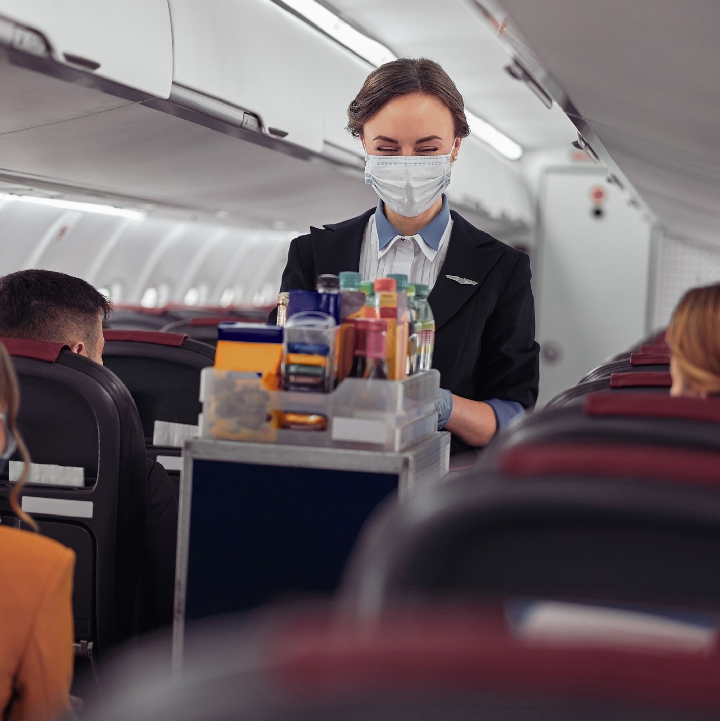 Empresas aéreas voltam a oferecer serviço de bordo em voos nacionais