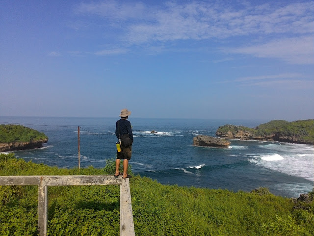 PANTAI SRAU PACITAN Runian Jilid 2