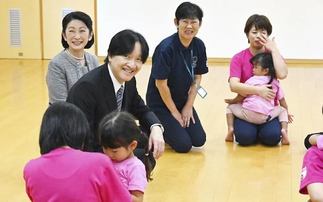 Crown Prince Fumihito and Crown Princess Kiko a basketball game in Aira City. The Isa City Child Development Support Centre