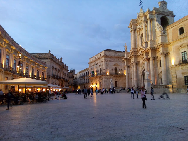 Slow travel in Italy and Spain Piazza del duomo, Ortigia, Siracusa at twilight