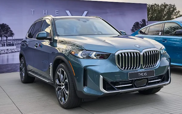 Novo BMW X5 e X6 2023 são apresentados ao público na Flórida