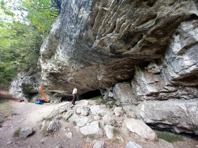 Biblins cave bouldering on a rainy day