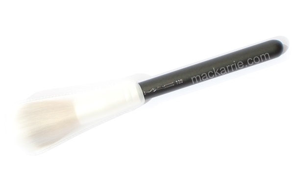 c_139DuoFibreTaperedFaceBrushMAC