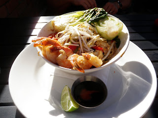 Veggie Pad Thai with Shrimp
