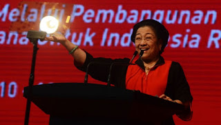 Megawati : Yakinlah, PDI Perjuangan Bukan PKI - Commando
