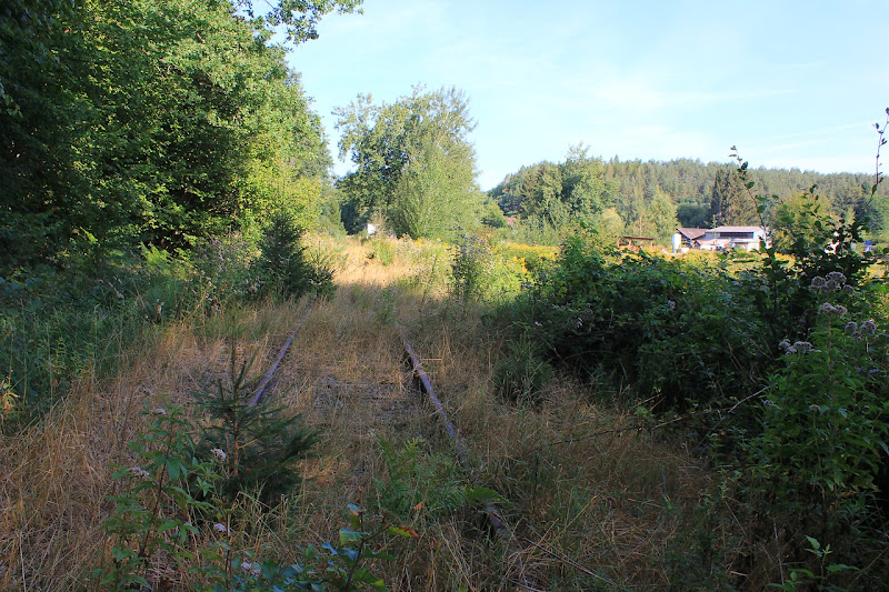 une ancienne voie ferroviaire