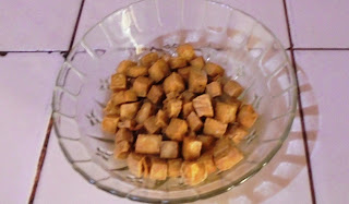 tahu goreng - nasi bakmoy