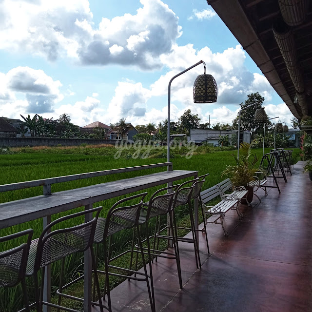 sarapan view sawah padi hijau sleman jogja resto mbah gito