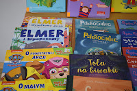 Zdjęcie przedstawia nowości książkowe zakupione dla Oddziału dla Dzieci.