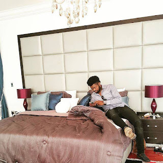 Comedian Basketmouth in Linda Ikeji's bedroom