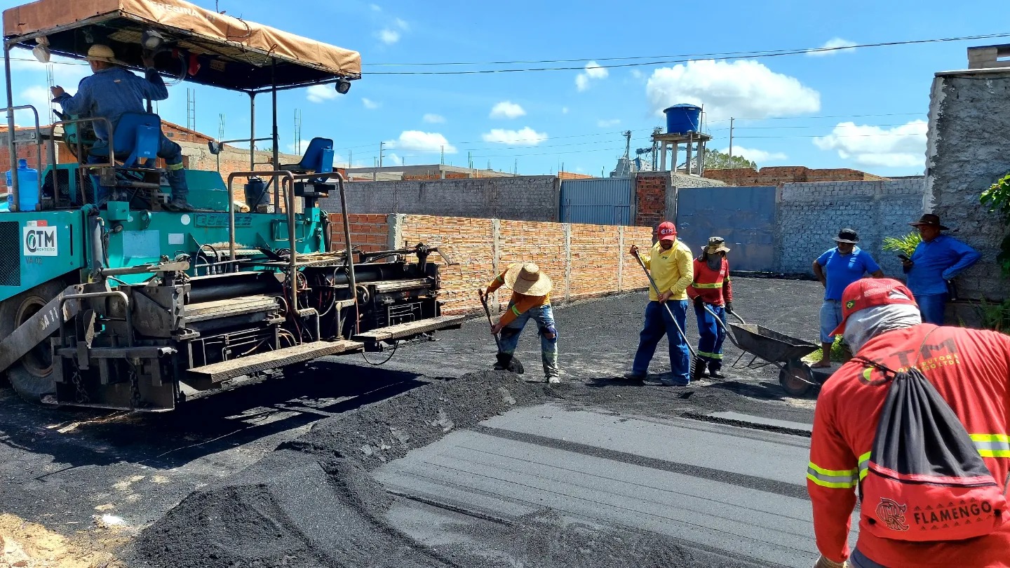 Com implantação do asfalto na Travessa Pedro Jorge, GESTÃO BELEZINHA segue levando desenvolvimento e qualidade de vida para toda Chapadinha-MA.
