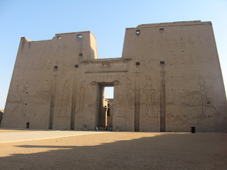 umroh plus napak tilas Temple of Horus