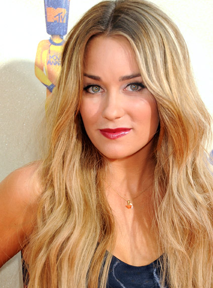 Lauren Conrad gives me major hair envy her blonde waves are just so 