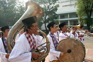  Indonesia memang benar Negara yang Bhineka Tunggal Ika Kita sangat bersyukur dengan kerag Alat Musik Tradisional asal Daerah di 34 Provinsi