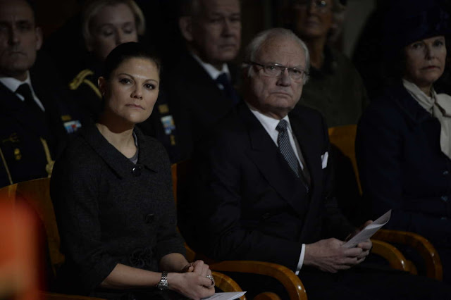 Swedish Royal Family gathered at Uppsala Cathedral to commemorate the victims of the big Tsunami 10 years ago. In total 300 000 people died of those were 543 Swedes