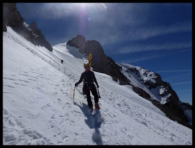 Descendiendo por la escupidera de Monte Perdido