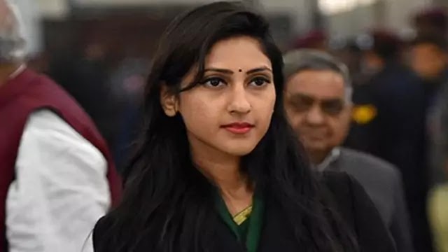 Aditi Singh Rebel Congress MLA said Rahul should apologize for 'North-South' remarks
