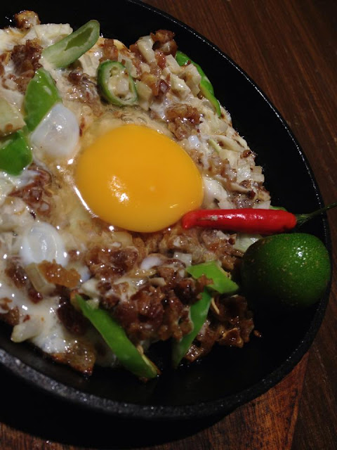 Z Hostel Bar & Cafe: Sizzling Sisig