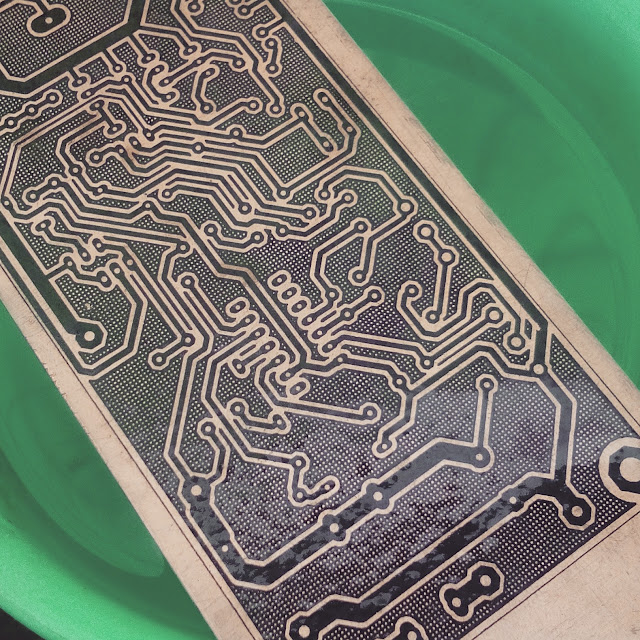 Cara membuat PCB sederhana dengan kertas HVS Teknik sablon Liquid Transfer “Autan” 