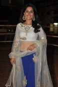 isha talwar latest glam pics-thumbnail-1