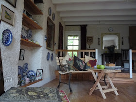 Using natural pigments to create floor varnishes