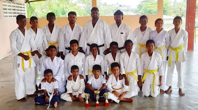  மாணவர்கள் மத்தியில் இடம்பெற்ற கராத்தே தற்காப்பு கலையின் ஆரம்பகட்ட நிகழ்வு.