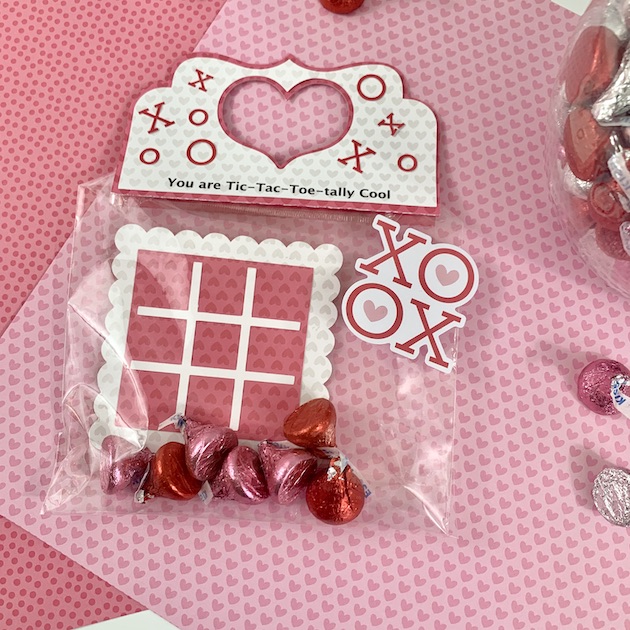 Tic-Tac-Toe Valentine's Day Treat Bag with chocolate pieces