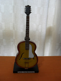 Mini Bajo Zenith de Paul Mc Cartney