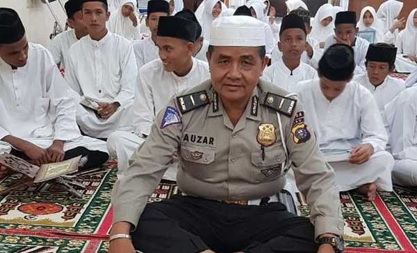 Sosok Ipda Auzar Polisi yang Ditabrak Teroris Di Mapolda Riau