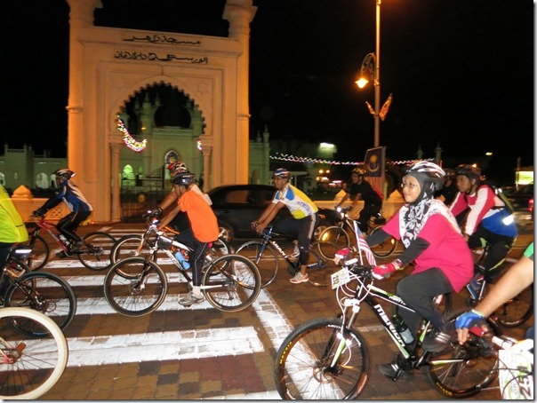 PUDIN TTG: Saturday Night Ride: Kayuhan Santai Yang Meriah 