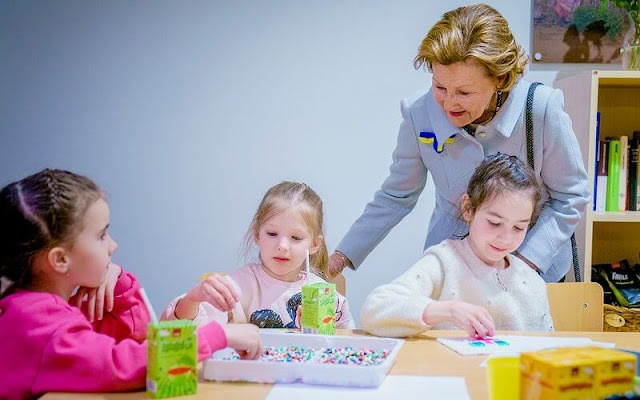 Queen Sonja visited the aid organization Caritas to receive information about the work Caritas is carrying out in Ukraine